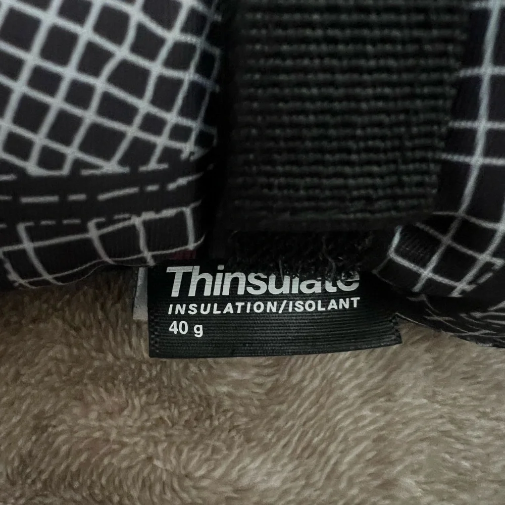 Thinsulate | Mittens | 3-4 yes old | Black and White Pattern